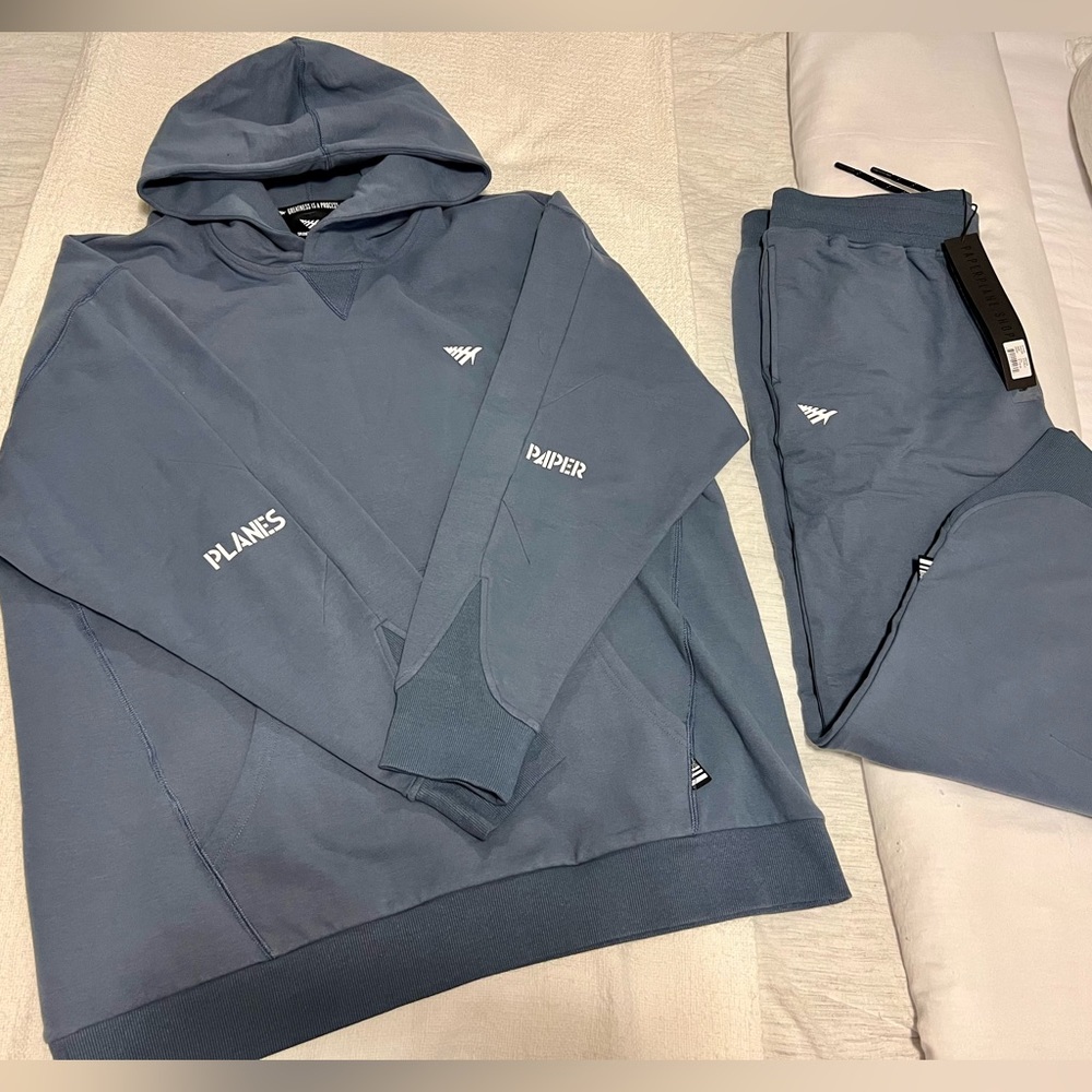 Paper Planes sweatsuit